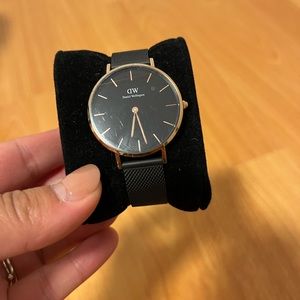 Daniel Wellington watch adjustable size